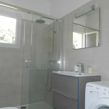 Les Pins . 2 P Calme Et Terrasse