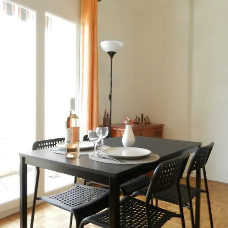 Les Pins . 2 P Calme Et Terrasse Apartment Nice