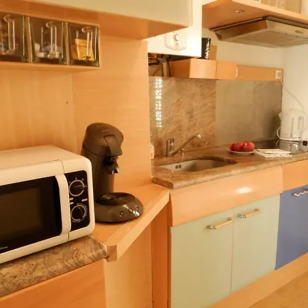 Appartement Les Pins . 2 P Calme Et Terrasse