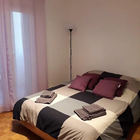 Les Pins . 2 P Calme Et Terrasse Appartement