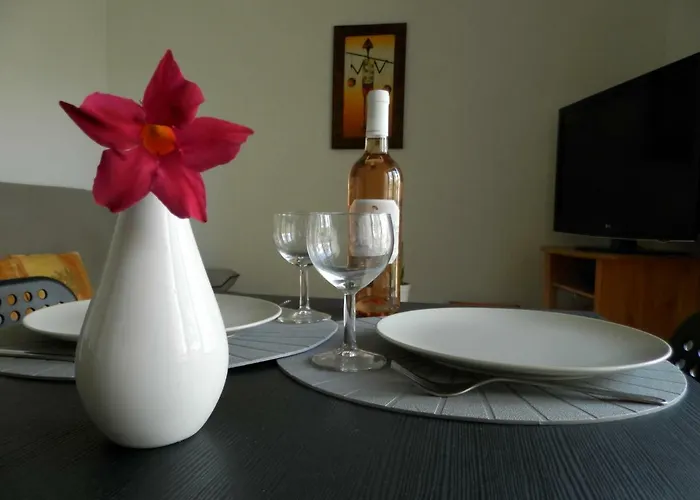 Apartmán Les Pins . 2 P Calme Et Terrasse *